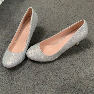 Sparkling glitter heels